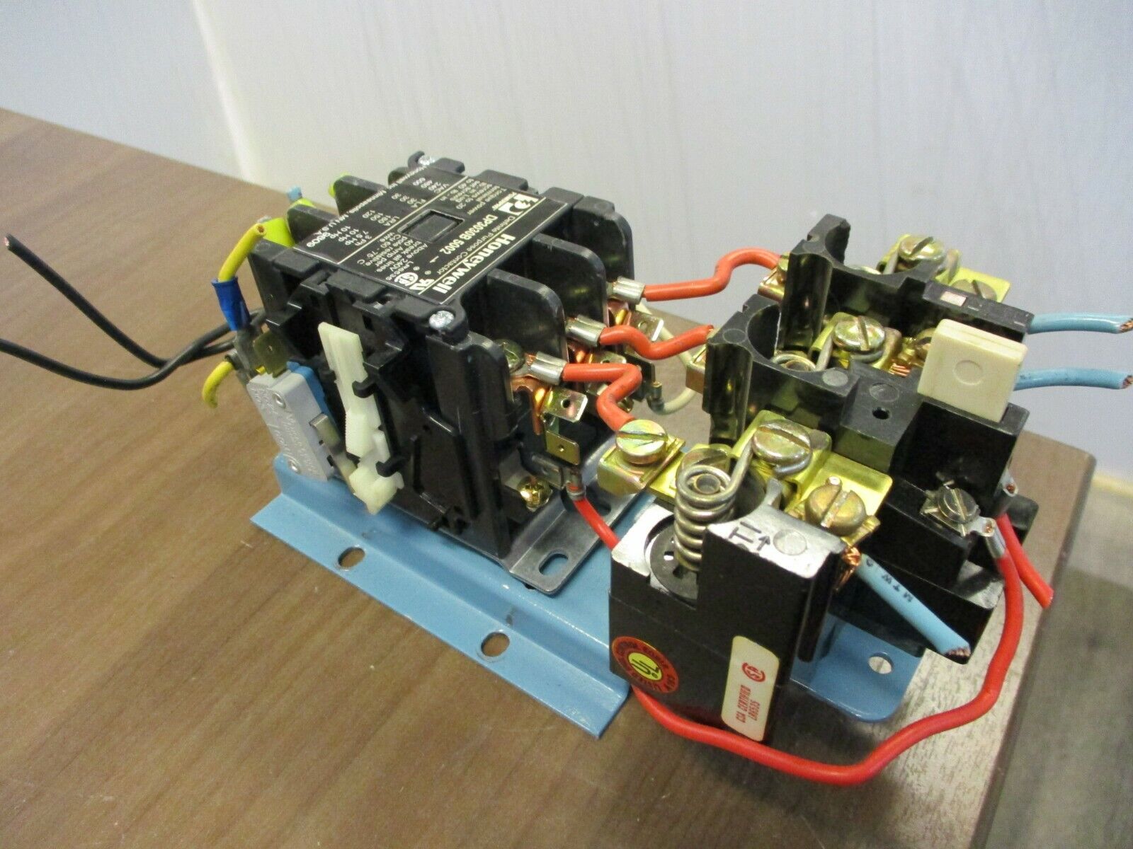 Honeywell/Furnas Starter DP3030B 5002/48DC31AA4 120V Coil 30A 600V Used