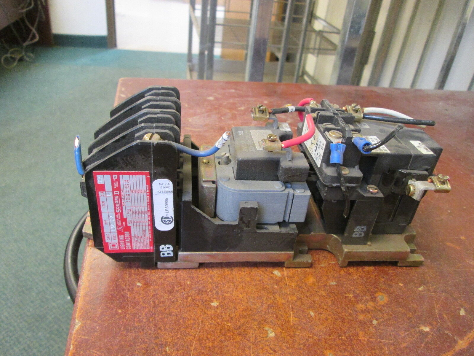 Square D Lighting Contactor 8903 LXo 30 120V Coil 20A 600V Used
