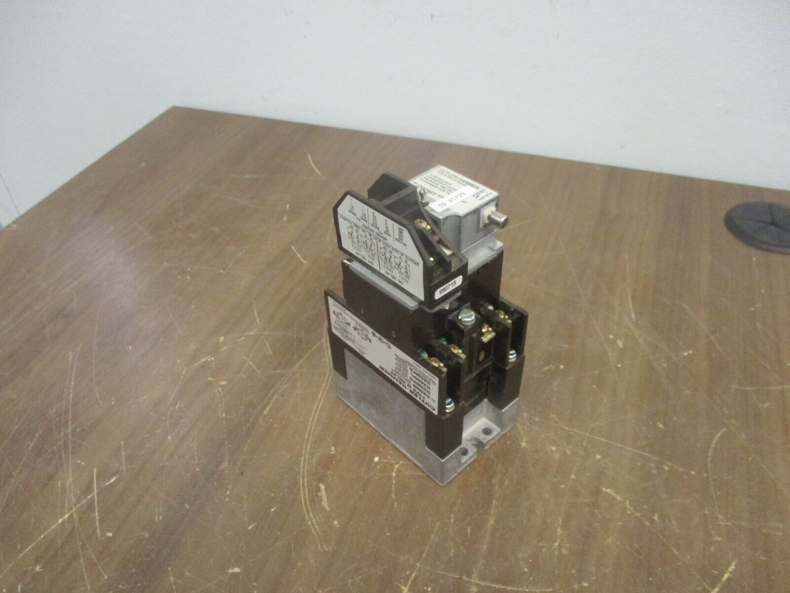 Cutler-Hammer Time Delay Relay D26MT Delay: 0.1-180sec 120V Coil Used