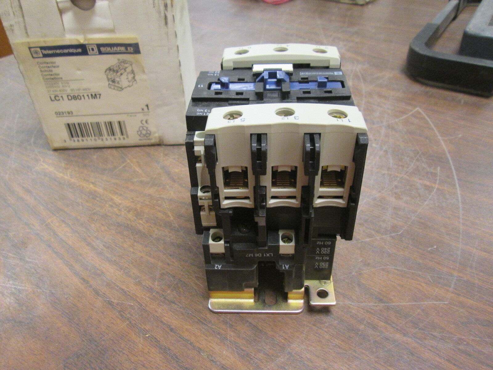 Square D Contactor LCI D8011M7 220/240V Coil New Surplus