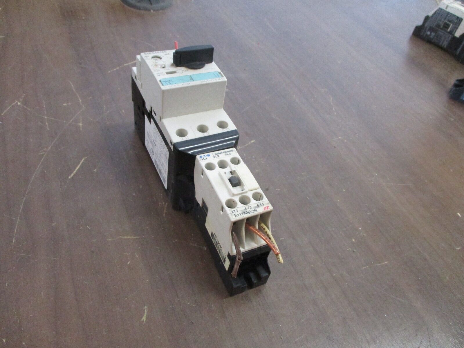 Eaton / Siemens Starter E111A06X3N / 3RV1021-0JA10 24VDC Coil Trip: 0.7-1A Used