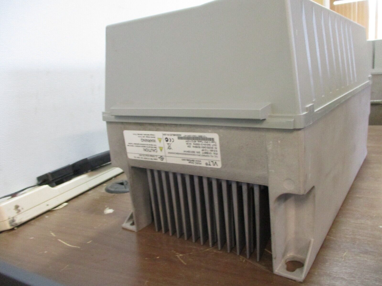 Danfoss VLT AC Drive 131B9877 7.5HP 3Ph w/ Keypad Used