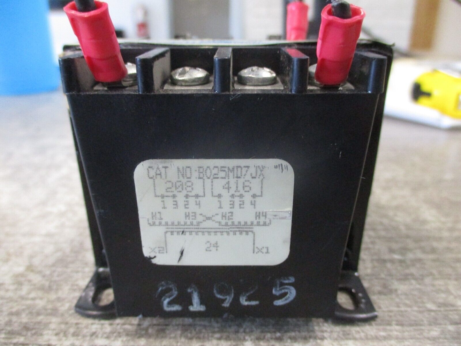 Micron Impervitran Control Transformer B025MD7JX Pri: 208/416V Sec: 24V Used