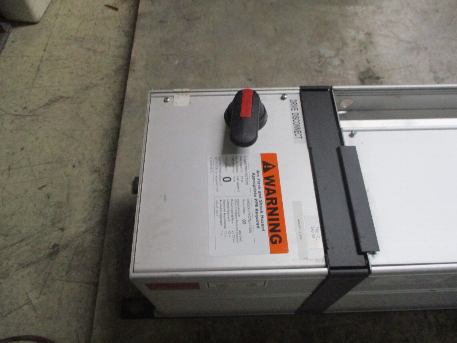 Danfoss VLT 6062 AC Drive w/ Disconnect 175Z7371 60HP *Missing Terminal Cover*