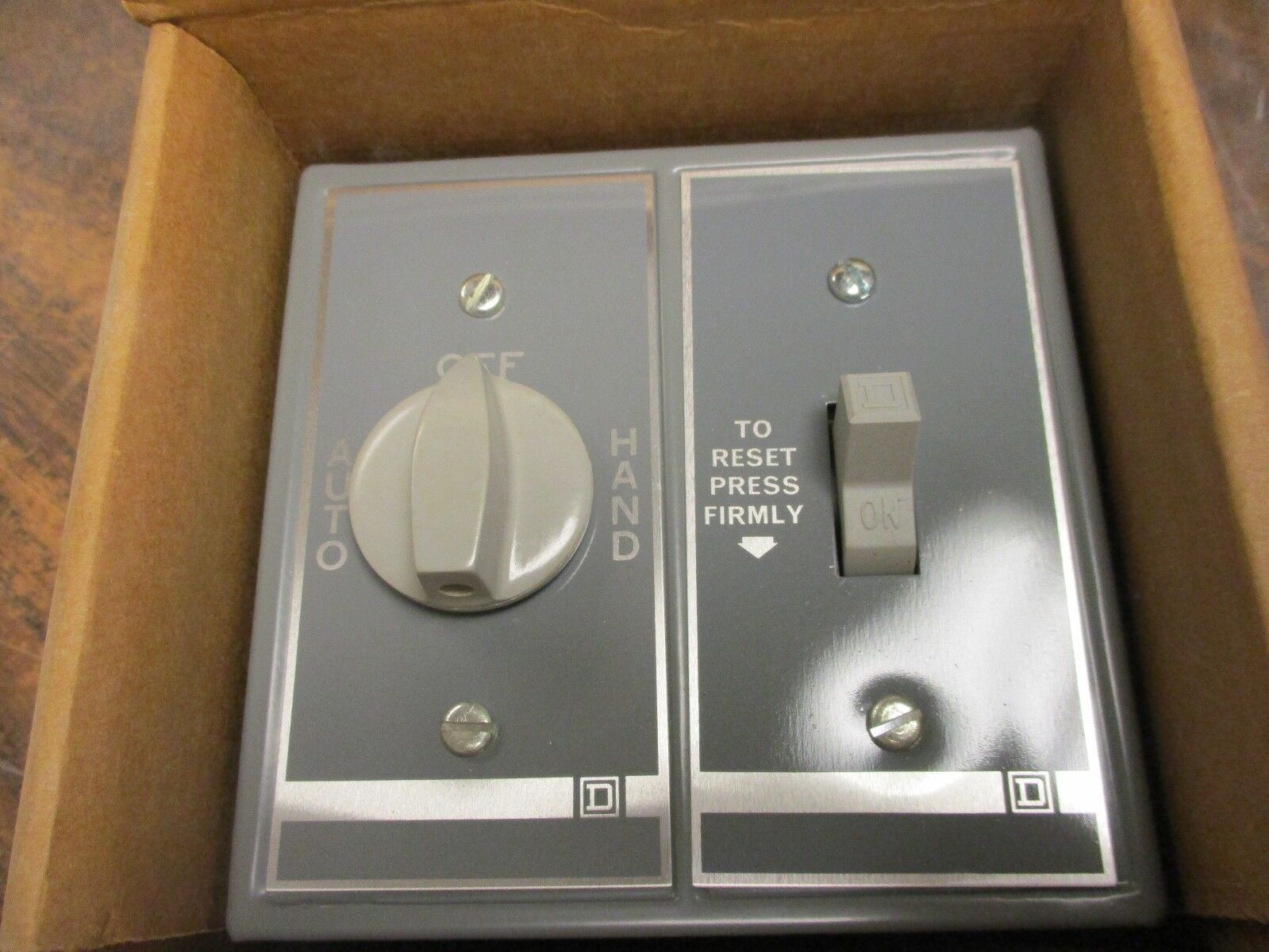 Square D FHP Manual Starter 2510 FG-71 w/ Auto-Off-Hand Sel Switch New Surplus