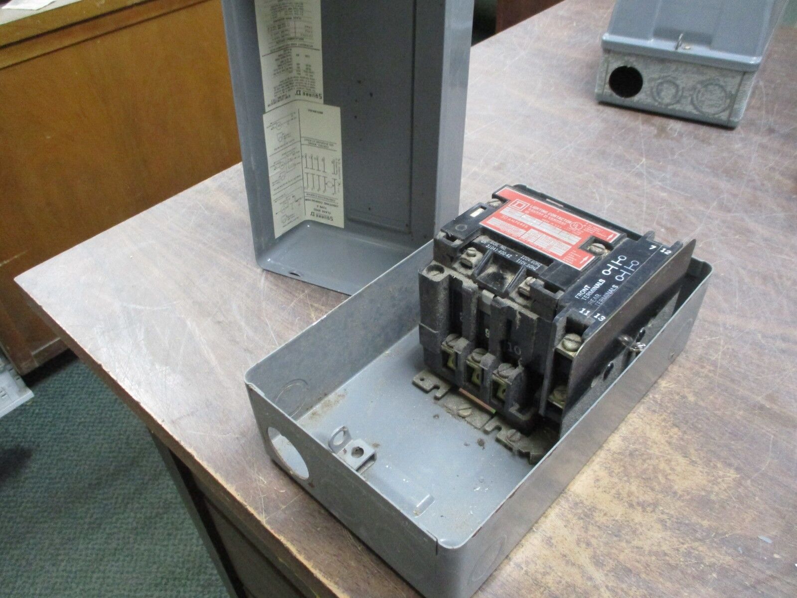 Square D Enclosed Lighting Contactor 8903 SMG 4 120V Coil 30A 600V Used