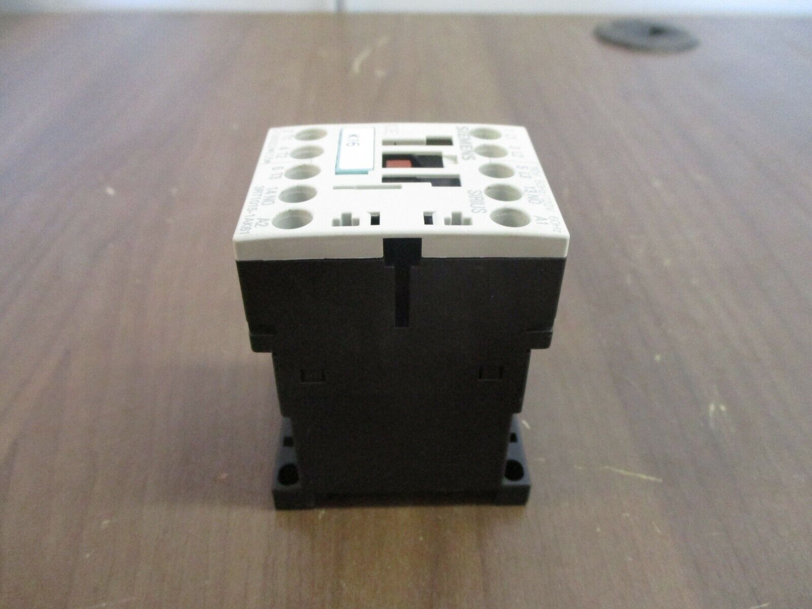 Siemens Contactor 3RT1015-1AK61 110/120V 50/60Hz Used