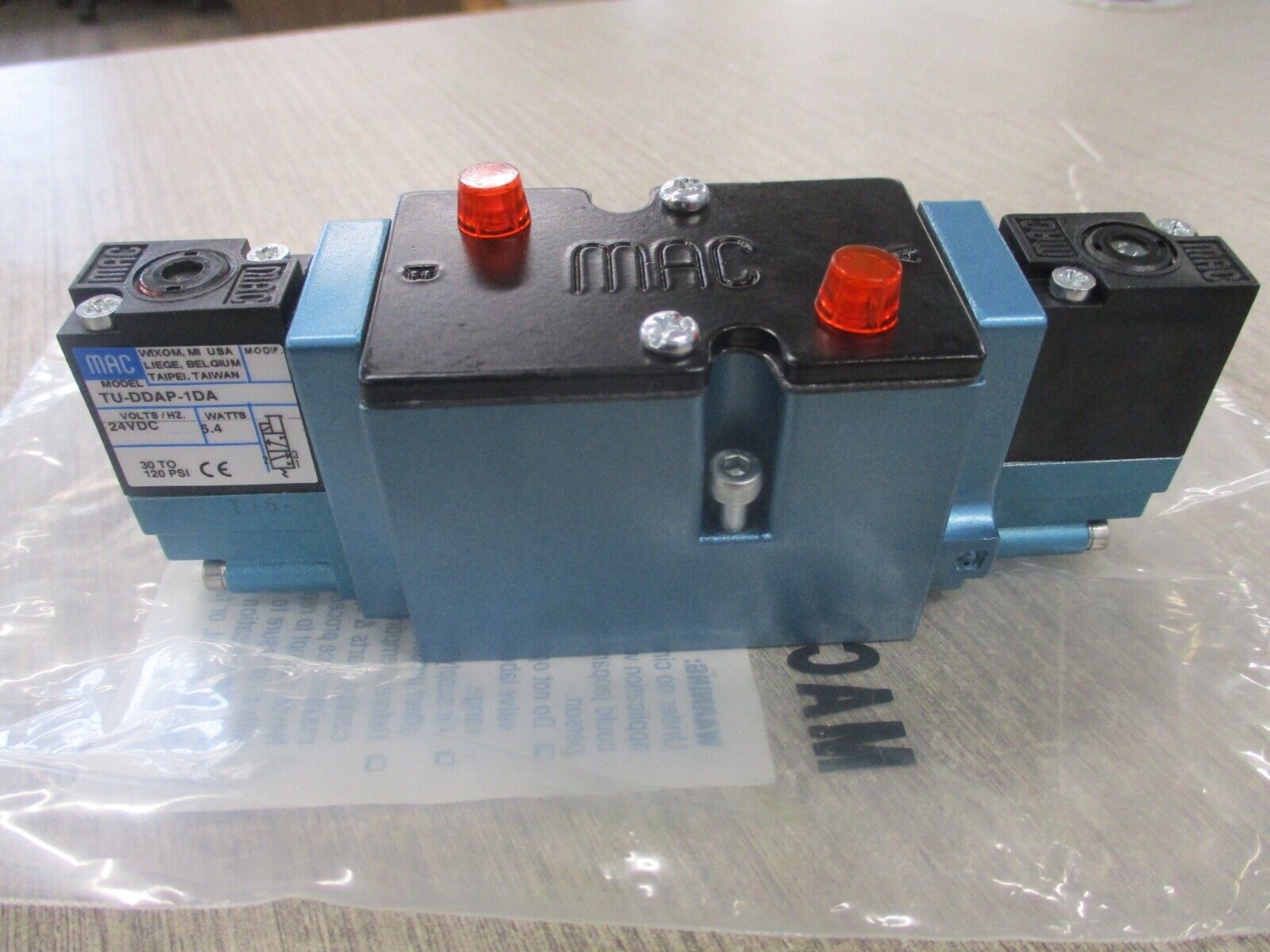 MAC Solenoid Valve 82A-BF-000-TU-DDAP-1DA New Surplus