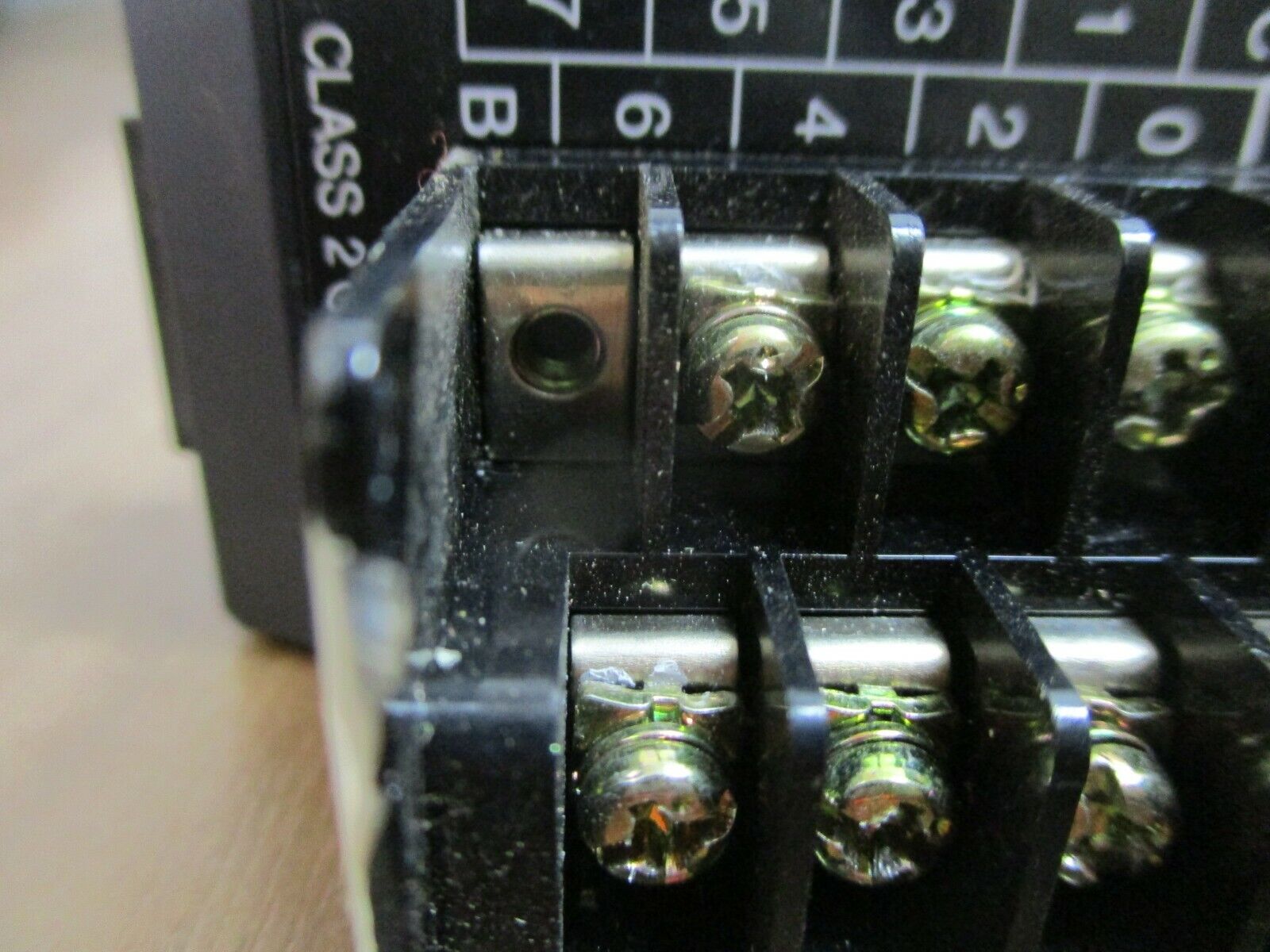 GE Fanuc 24VDC Sink Output Module IC610MDL157B 16-Circuit, Used