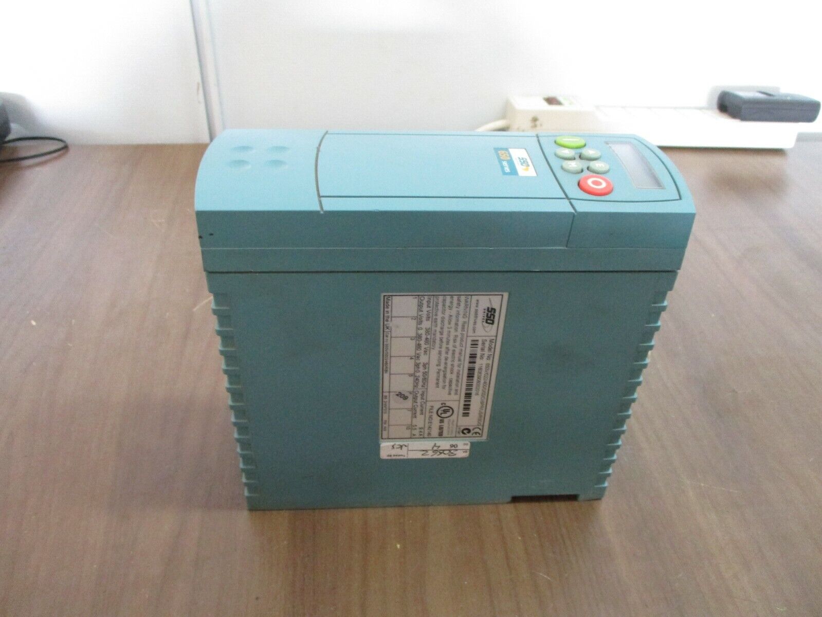 SSD 650 Series AC Drive 650V/0003/460/RBN 3HP 3Ph w/ Keypad Used