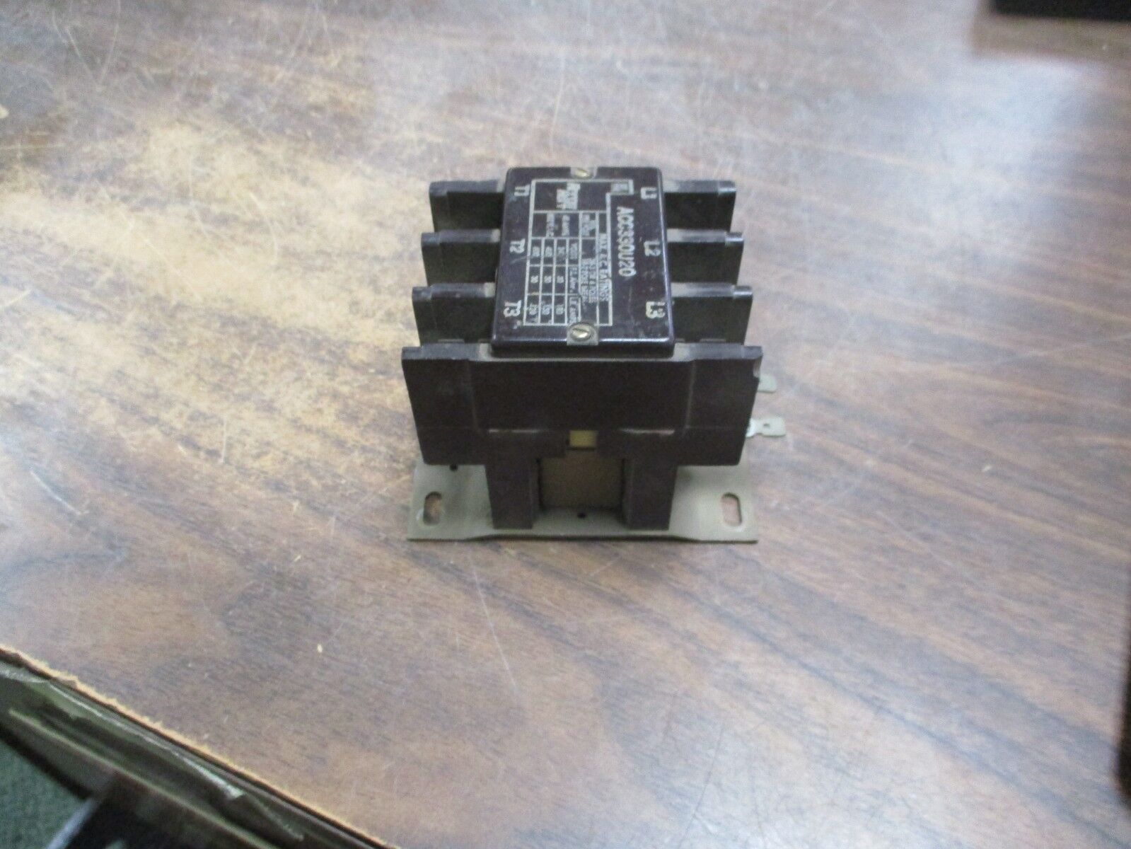 Arrow Hart Contactor ACC330U20 30A 120V Coil 600V Used