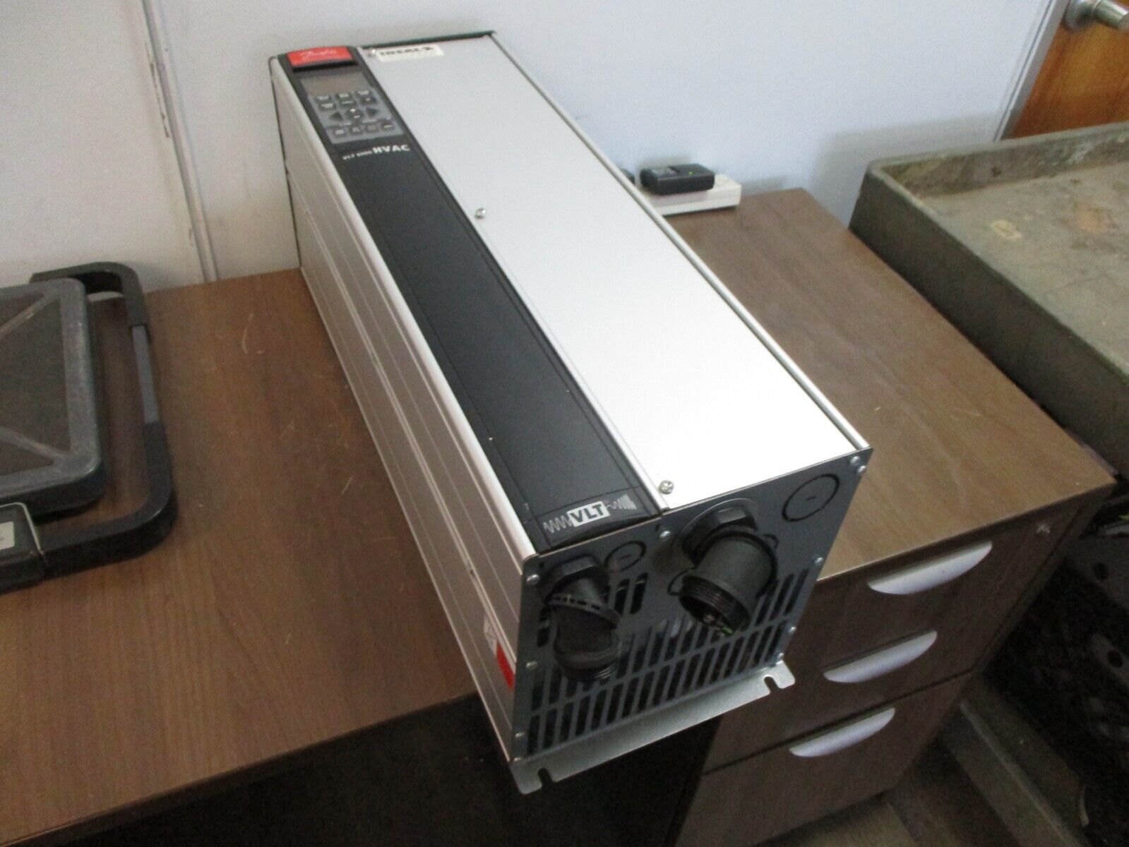 Danfoss VLT6032 AC Drive 178B3775 30HP 3Ph Input: 3x380-460V 50/60Hz 44A-41A