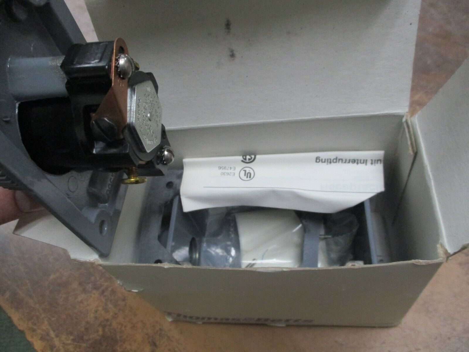 Russellstoll Receptacle 3744 10/15/20A 125/250/600V 3W 4P New Surplus