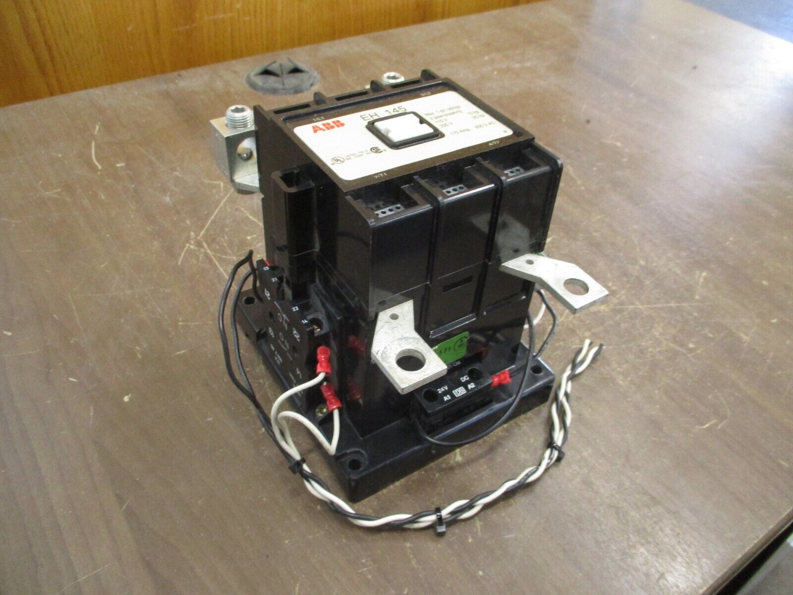 ABB Contactor EH 145 24VDC Coil 170A 600V 2P *Missing Base Screws* Used