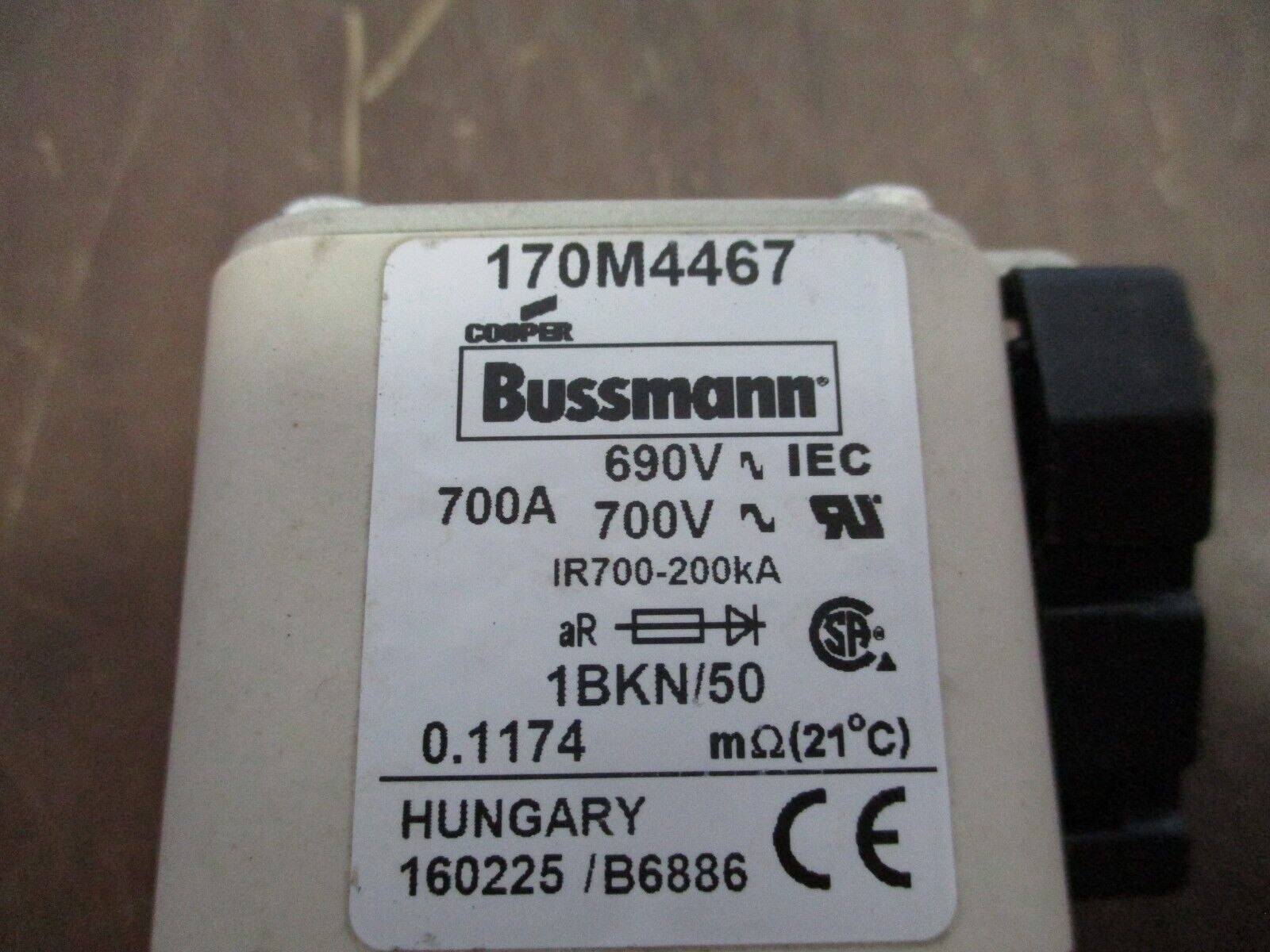 Bussmann Fuse w/ Terminal Screw 170M4467 700A 700V Used