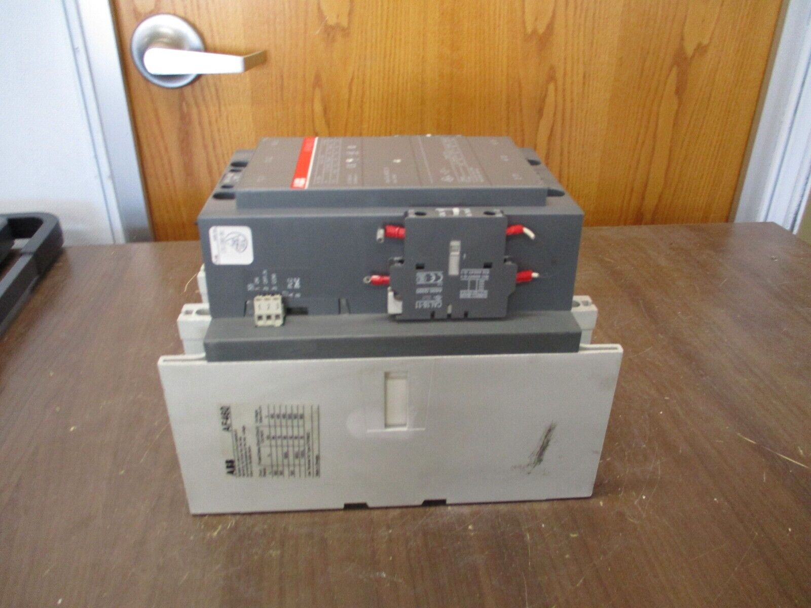ABB Contactor AF460-30 24-60VDC Coil 650A 600V w/ (3) Aux Contacts Used