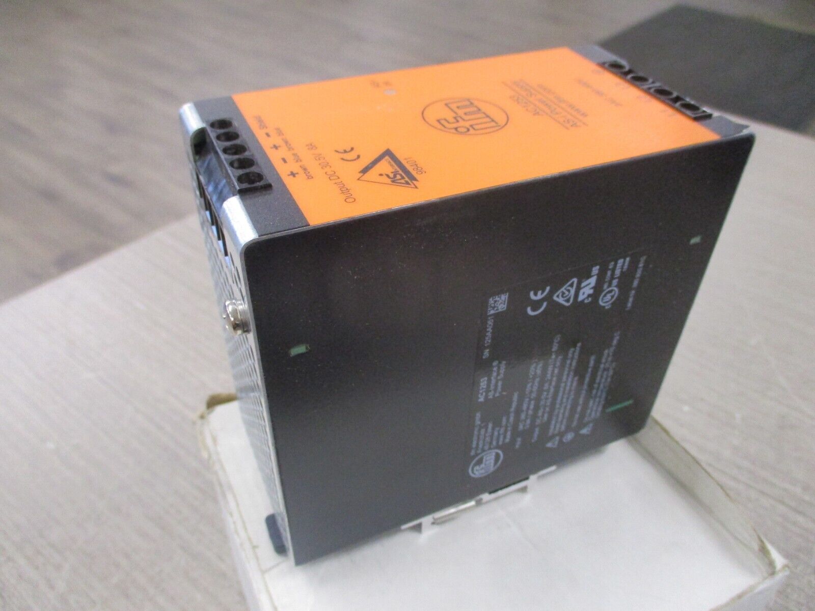 IFM AS-i Power Supply AC1253 Output: 30.5V 8A 244W New Surplus