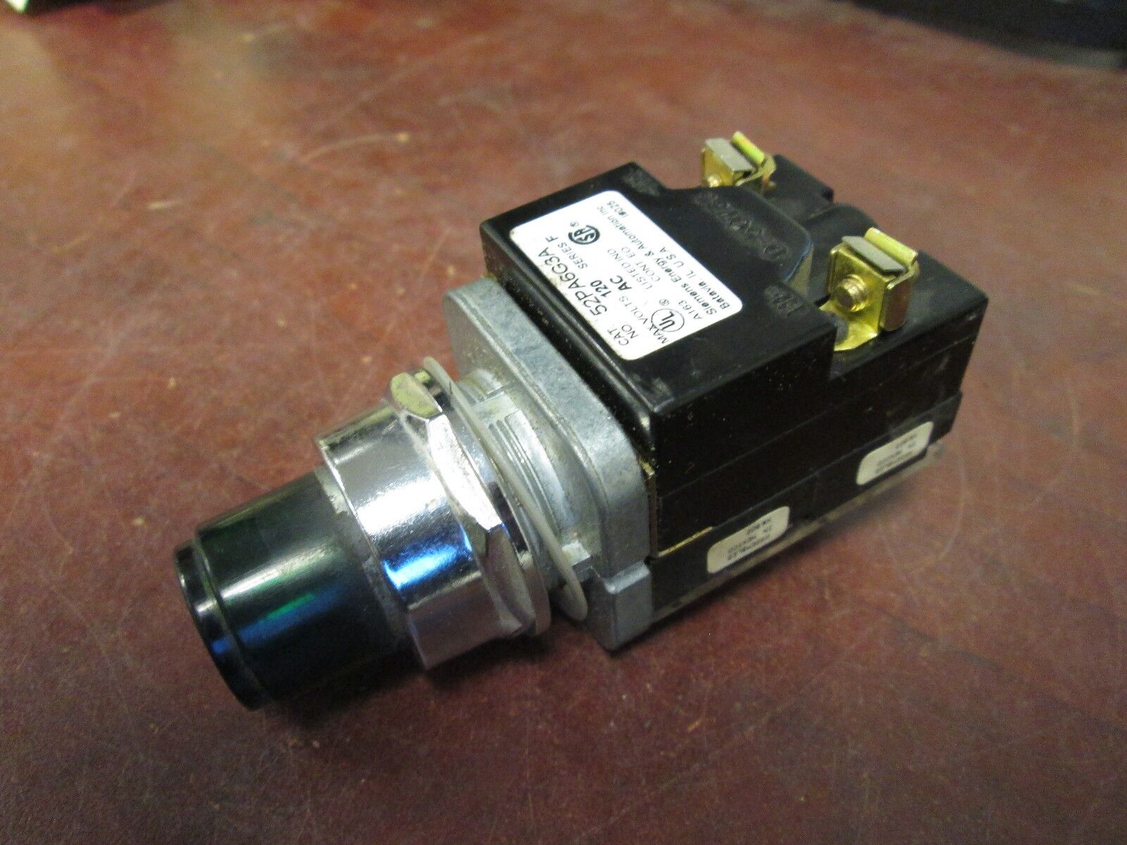 Siemens Green Push Button Light 52PA6G3A 120VAC Used