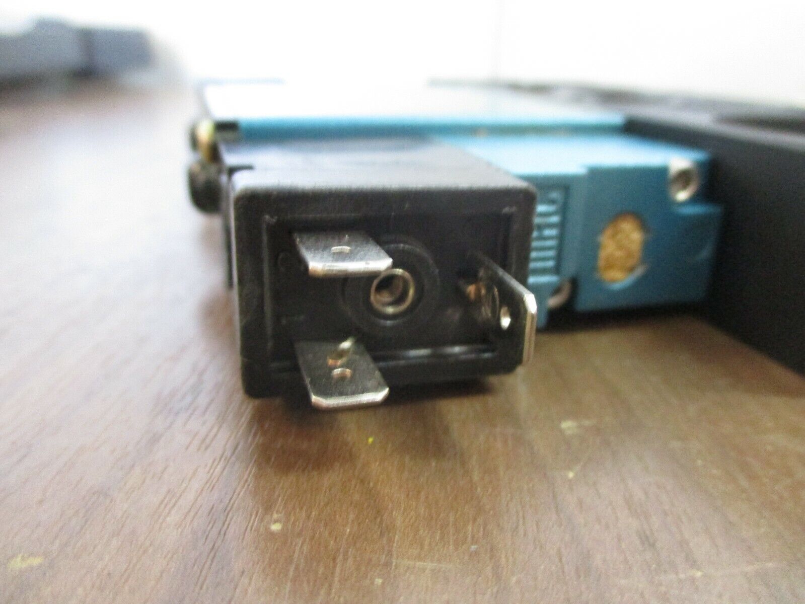 MAC Solenoid Valve 92B-BBA-BJG-DM-DJAJ-1JM New Surplus