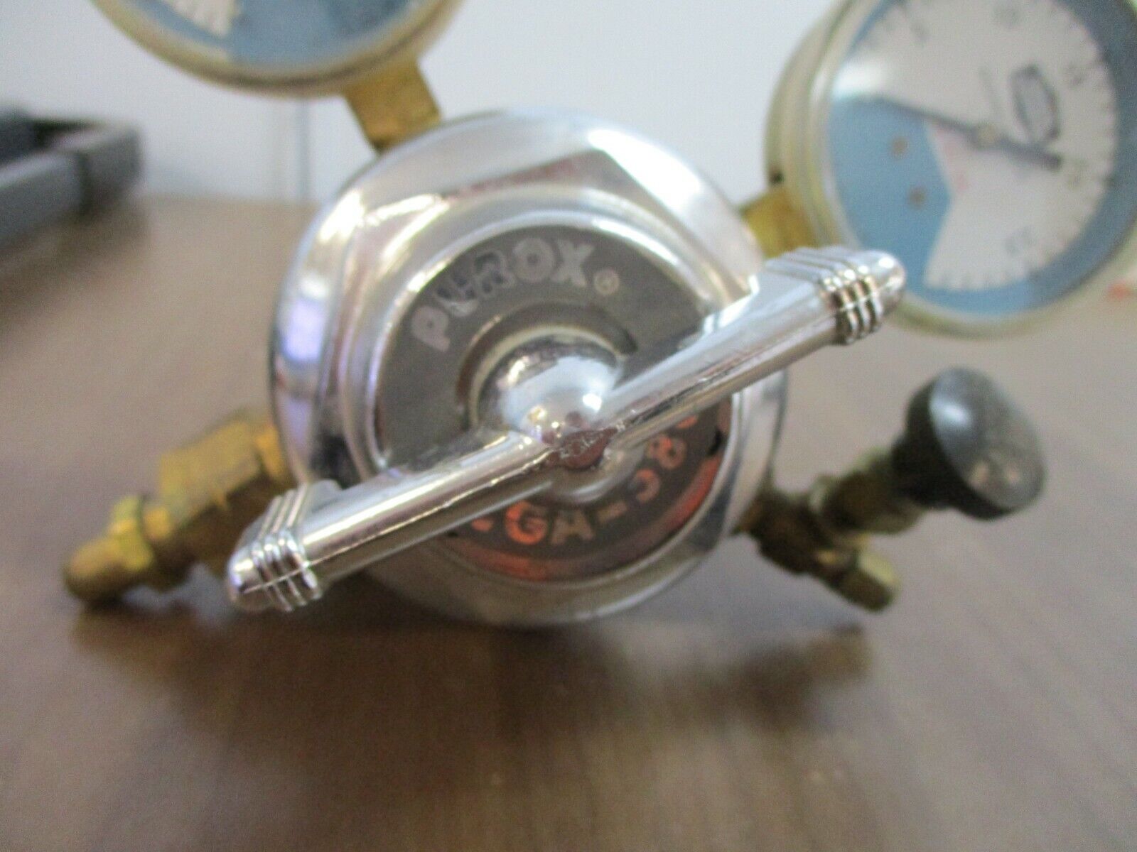 Union Carbide Type R-2051 Purox Regulator CGA-350 Used