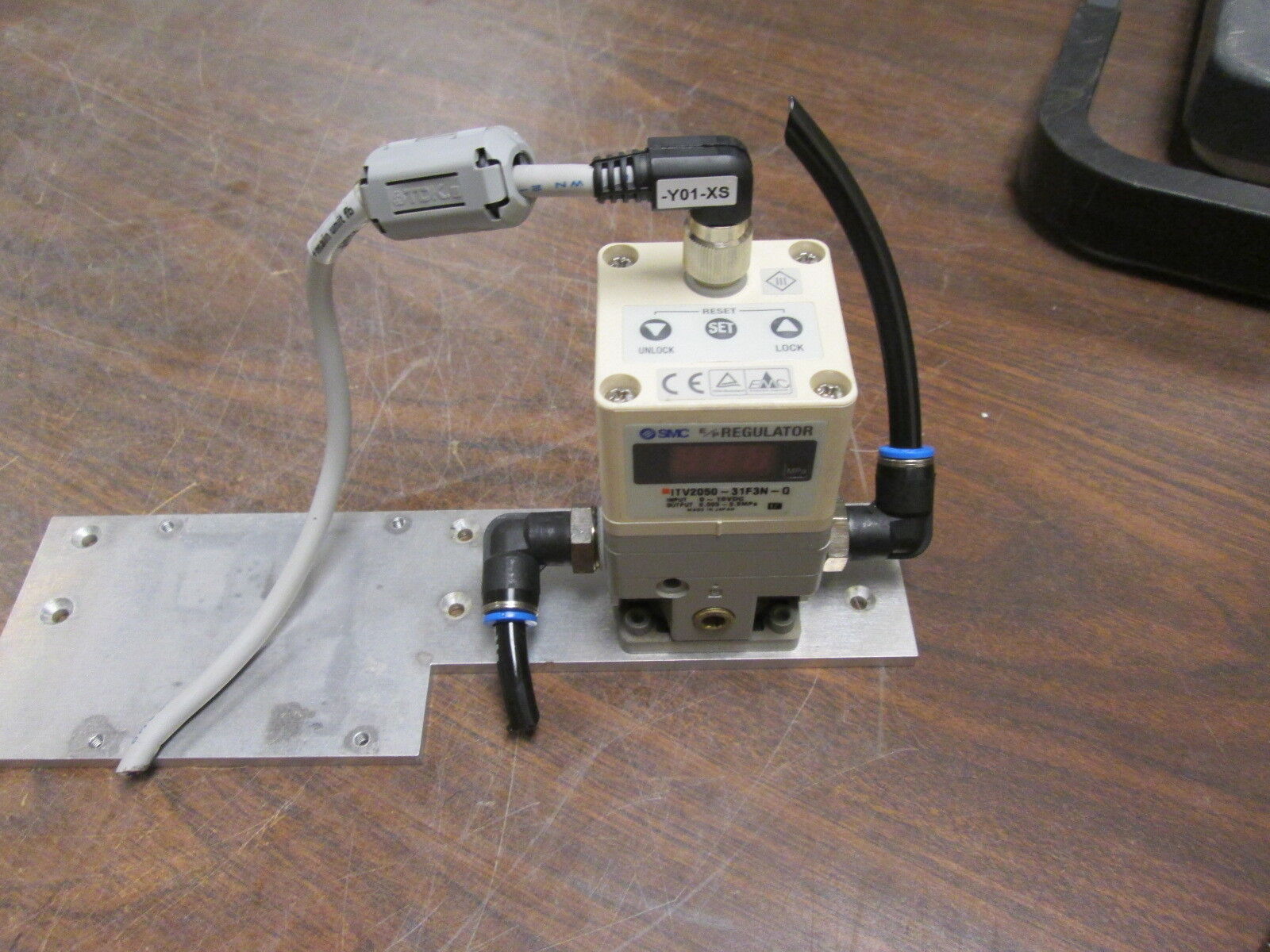 SMC E/P Regulator ITV2050-31F3N-Q Input: 0-10VDC Output:0.005-0.9MPa Used