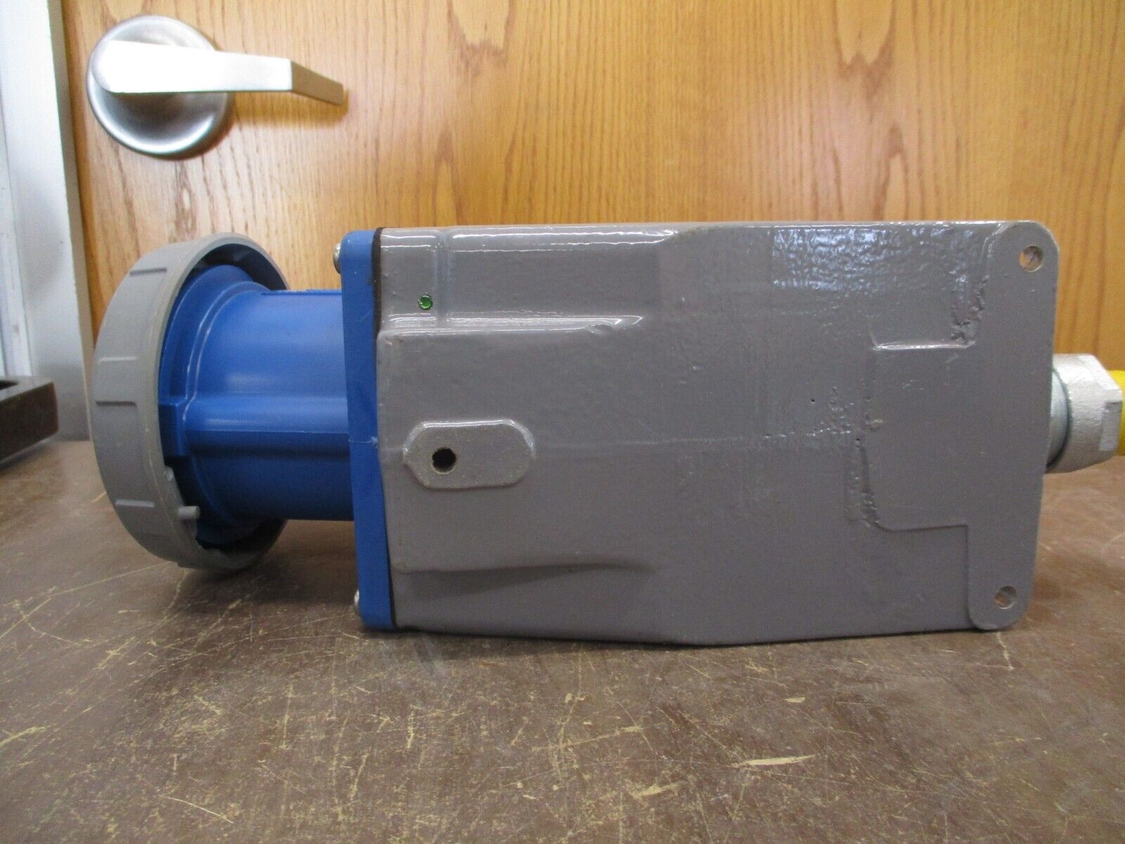 Hubbell Receptacle w/ Base 360R6W 60A 250V Used