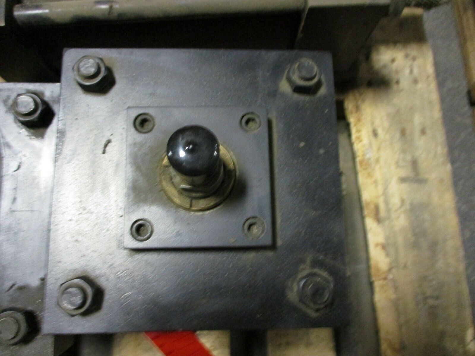 Parker Series 2A Air Cylinder 08.00 HB2ALU14A4.000 250 PSI Used