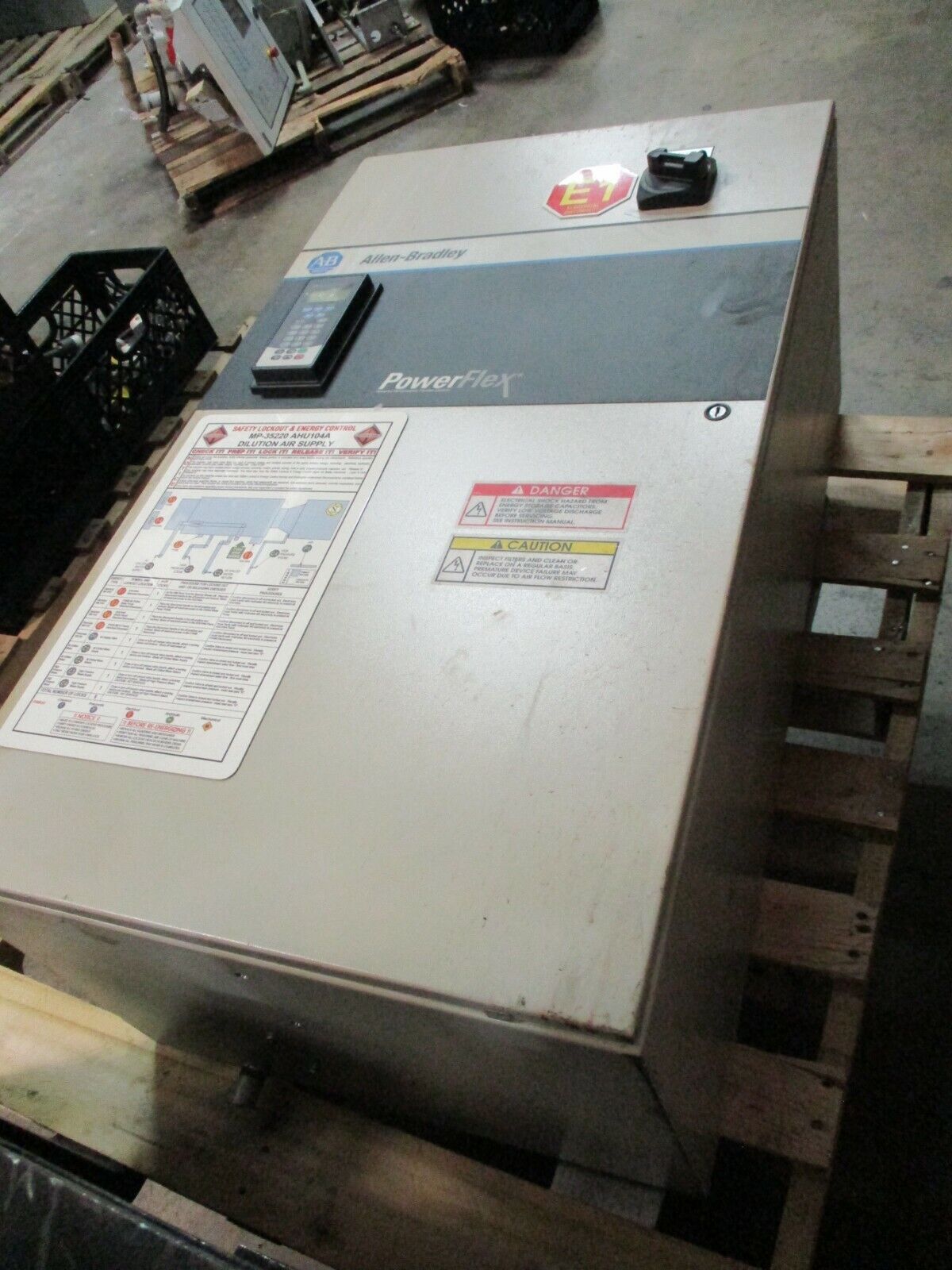 Allen-Bradley PowerFlex 700 AC Drive w/ Nema 12 Enclosure 20HP 3Ph Used