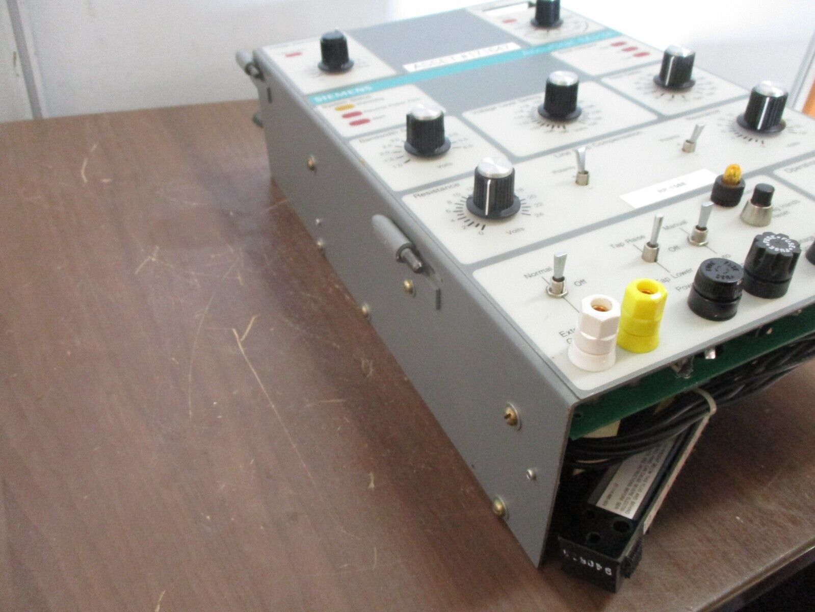 Siemens Accu/Stat Voltage Regulator Control Panel MJ-3A Used