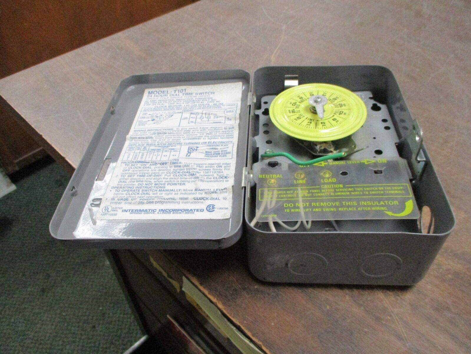 Intermatic 24Hr Dial Time Switch T101 110-125V 60Hz Used