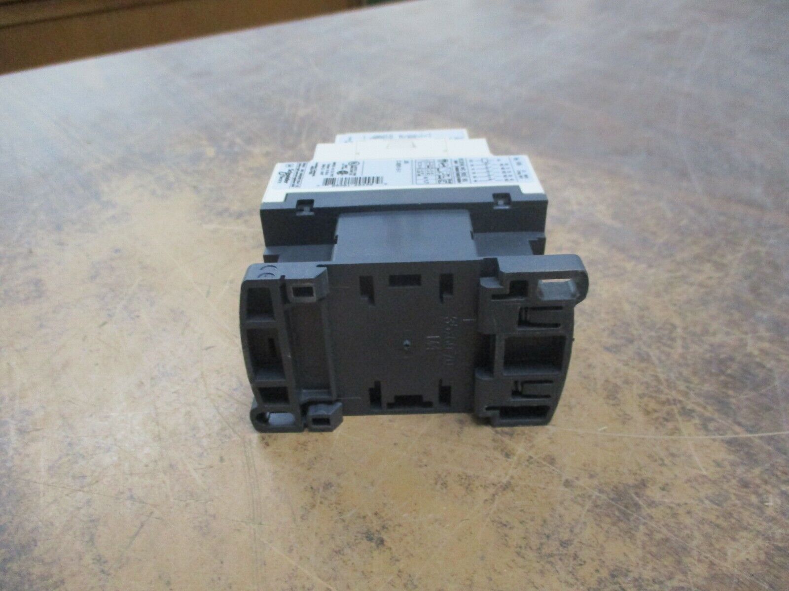 Telemecanique Contactor CAD50 120V Coil 10A w/ Aux Contact Block Used