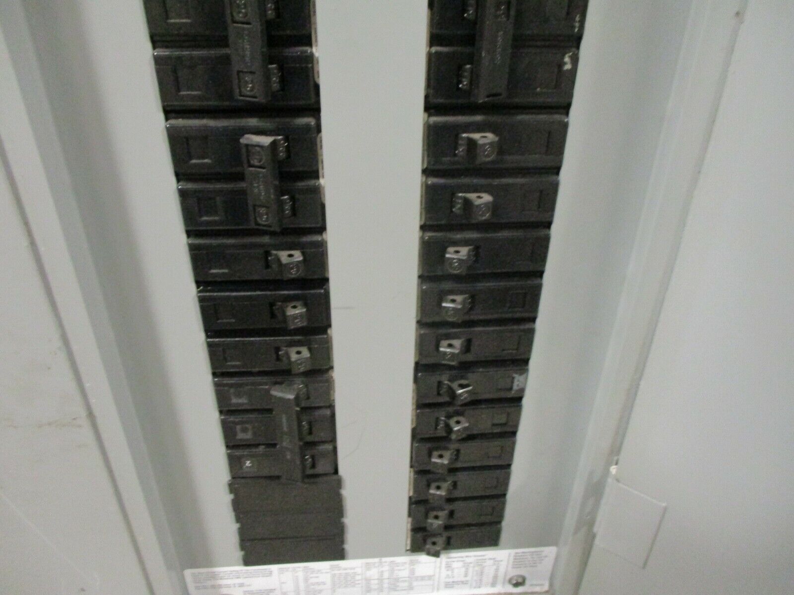 Westinghouse Main Breaker Circuit Breaker Panel 5158C03G04 225A Max 208Y/120 3Ph