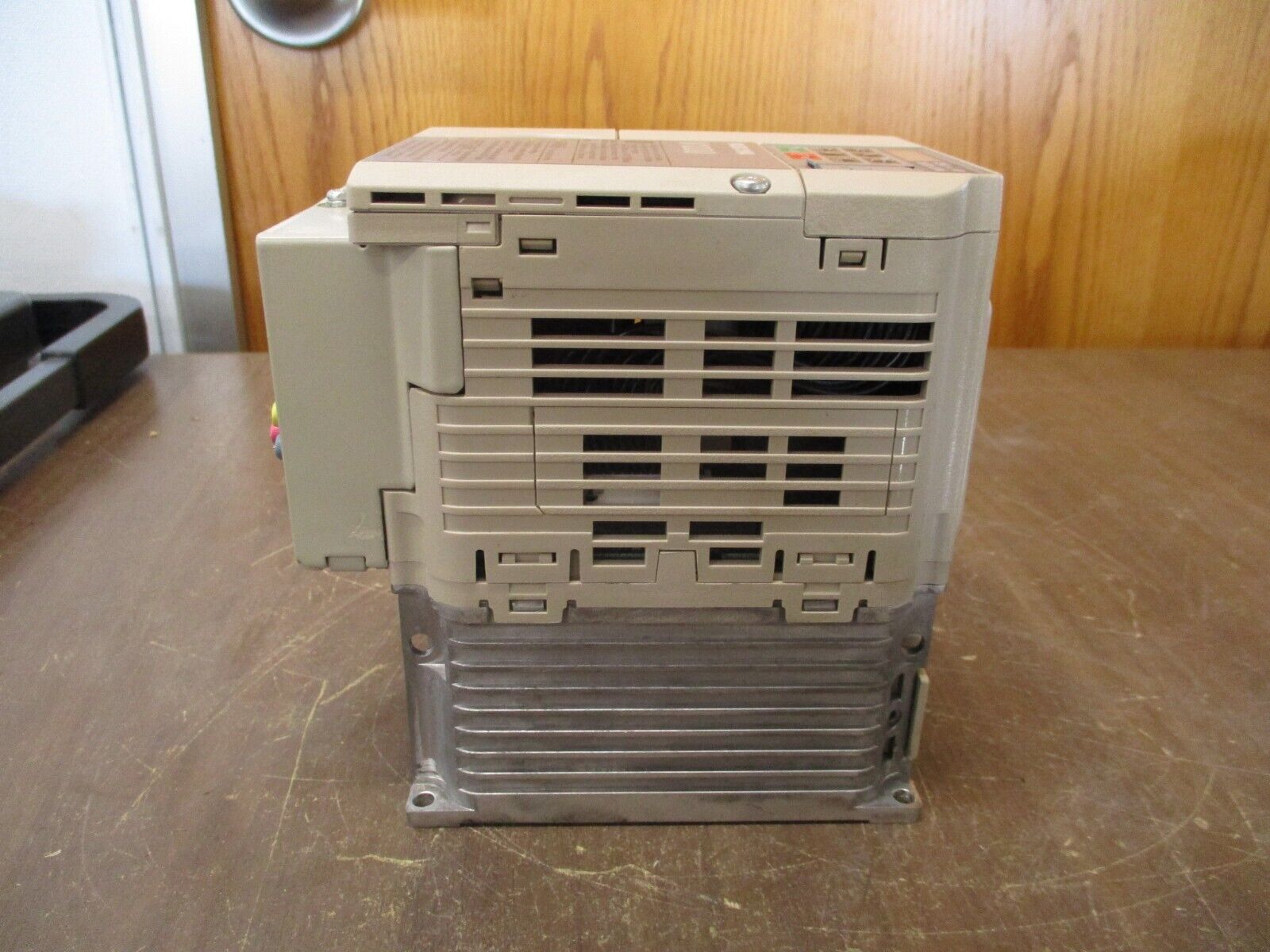 Yaskawa V1000 AC Drive CIMR-VU4A0009FAA Rev. C 5HP 3Ph Used