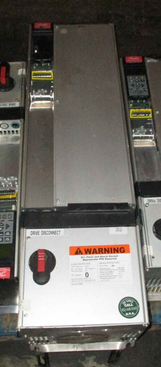 Danfoss VLT 6052 AC Drive w/ Disconnect 175Z7370 50HP 3Ph w/ Keypad Used