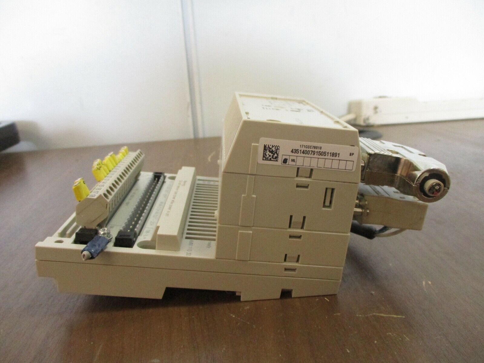 Schneider Electric TSX Momentum Processor w/ I/O Base 171CCC78010 512K, Used