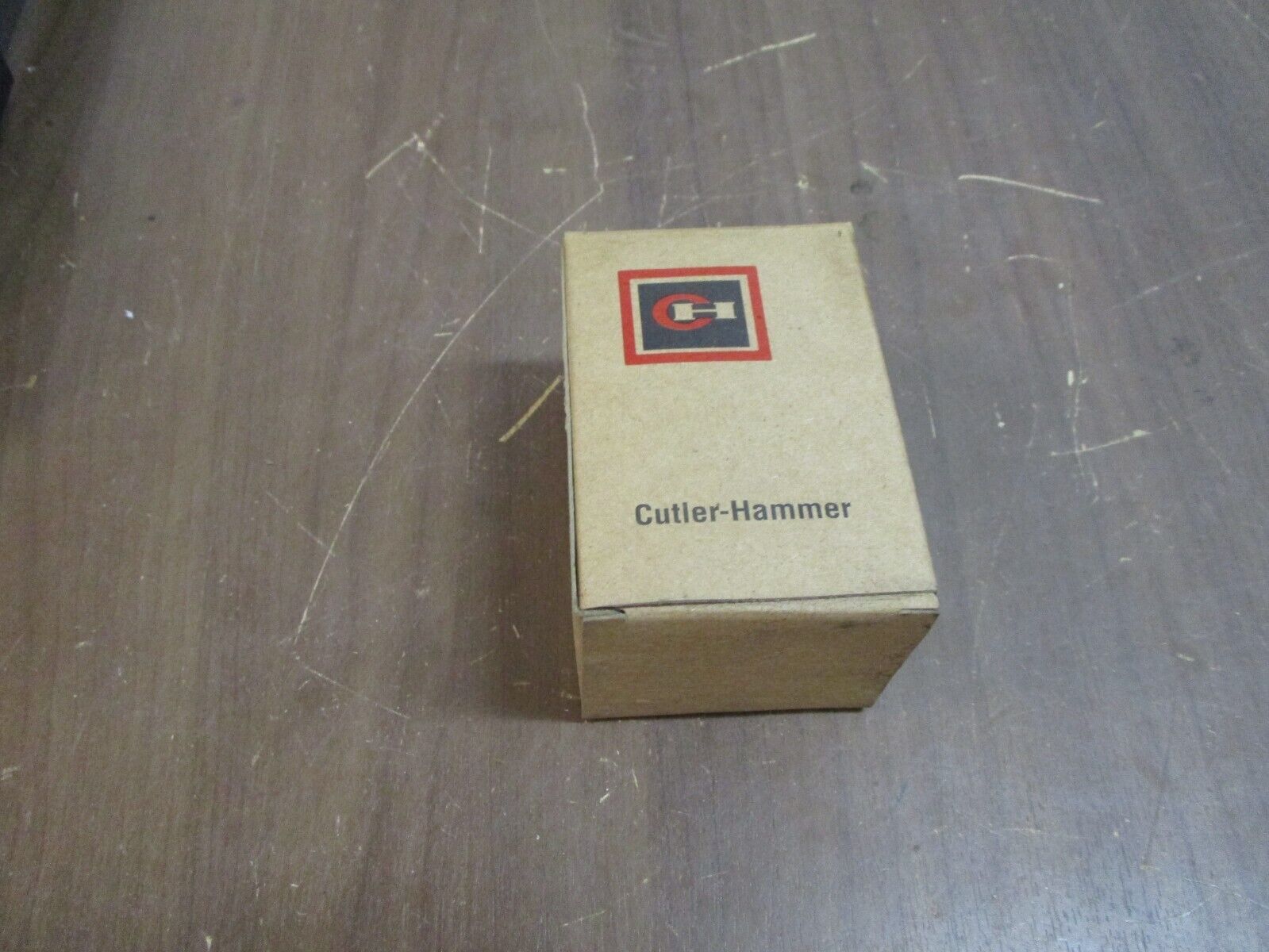 Eaton Cutler-Hammer Standard Indicator Light 10250T206N Ser. B2 24V New Surplus