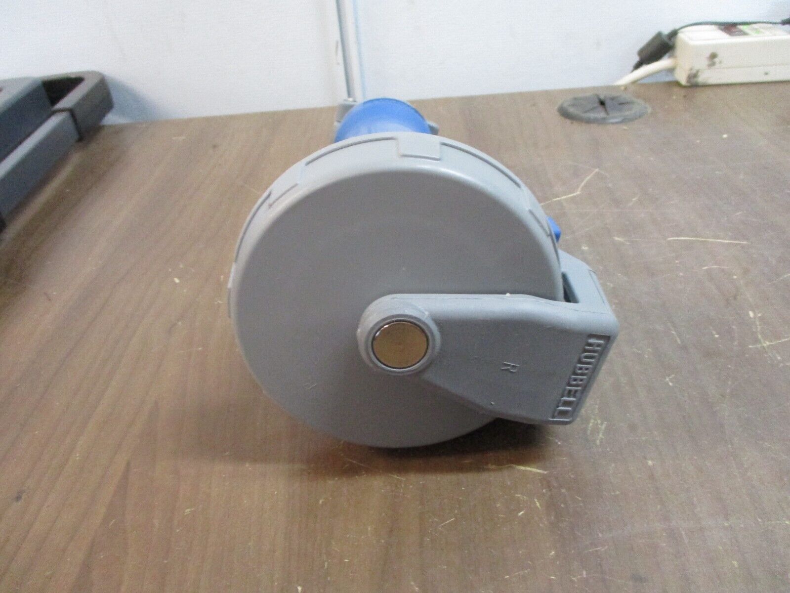 Hubbell Watertight Connector HBL460C9W 60A 250V 3P 4W New Surplus