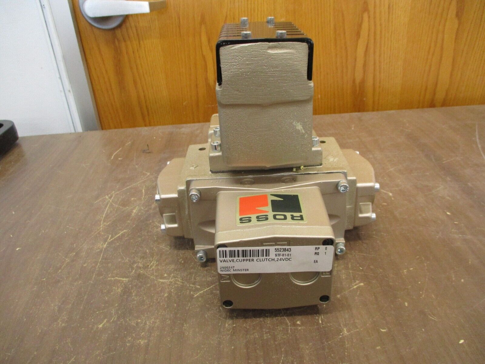 Ross Solenoid Valve 3573A5949 Minster Coil: 250-0247 Used