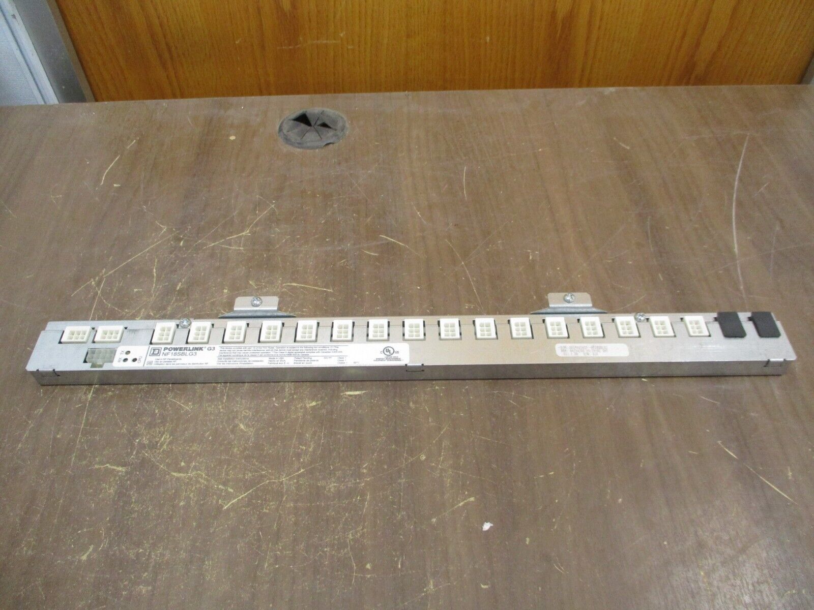 Square D Powerlink G3 Left Control Bus NF18SBLG3 18-Circuit Used