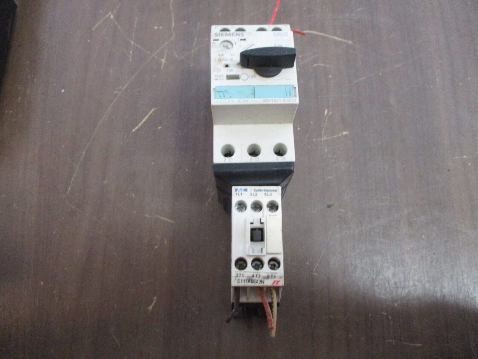 Eaton / Siemens Starter E111A06X3N / 3RV1021-0JA10 24VDC Coil Trip: 0.7-1A Used