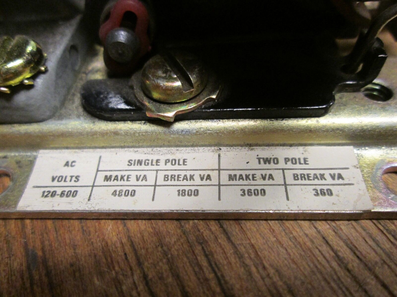 Square D Pnematic Timing Relay 9050 A0 10D 480V Coil Used