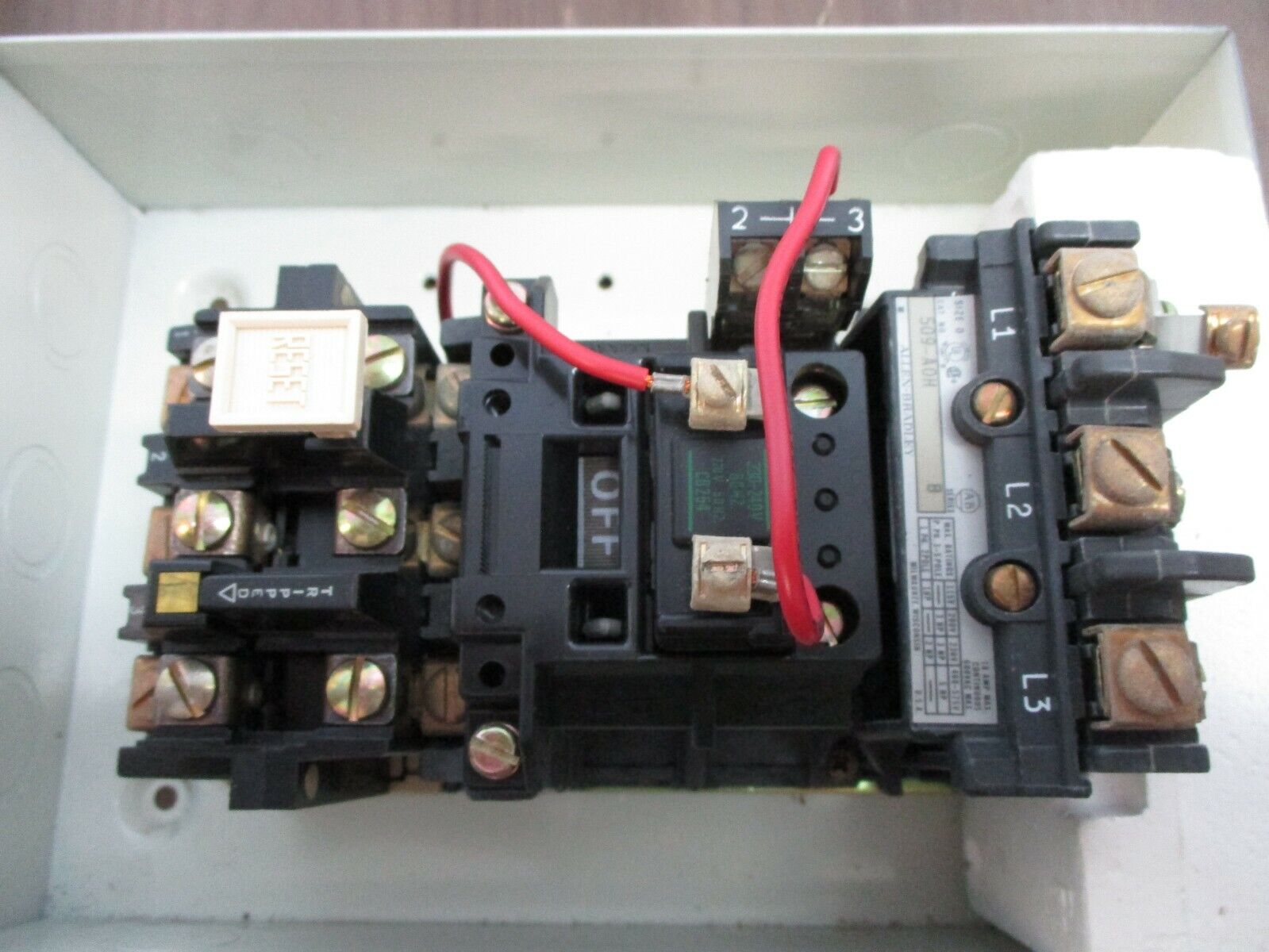 Allen-Bradley Enclosed Size 0 Starter 509-AAH Ser. B 230-240V Coil 18A 600V Used