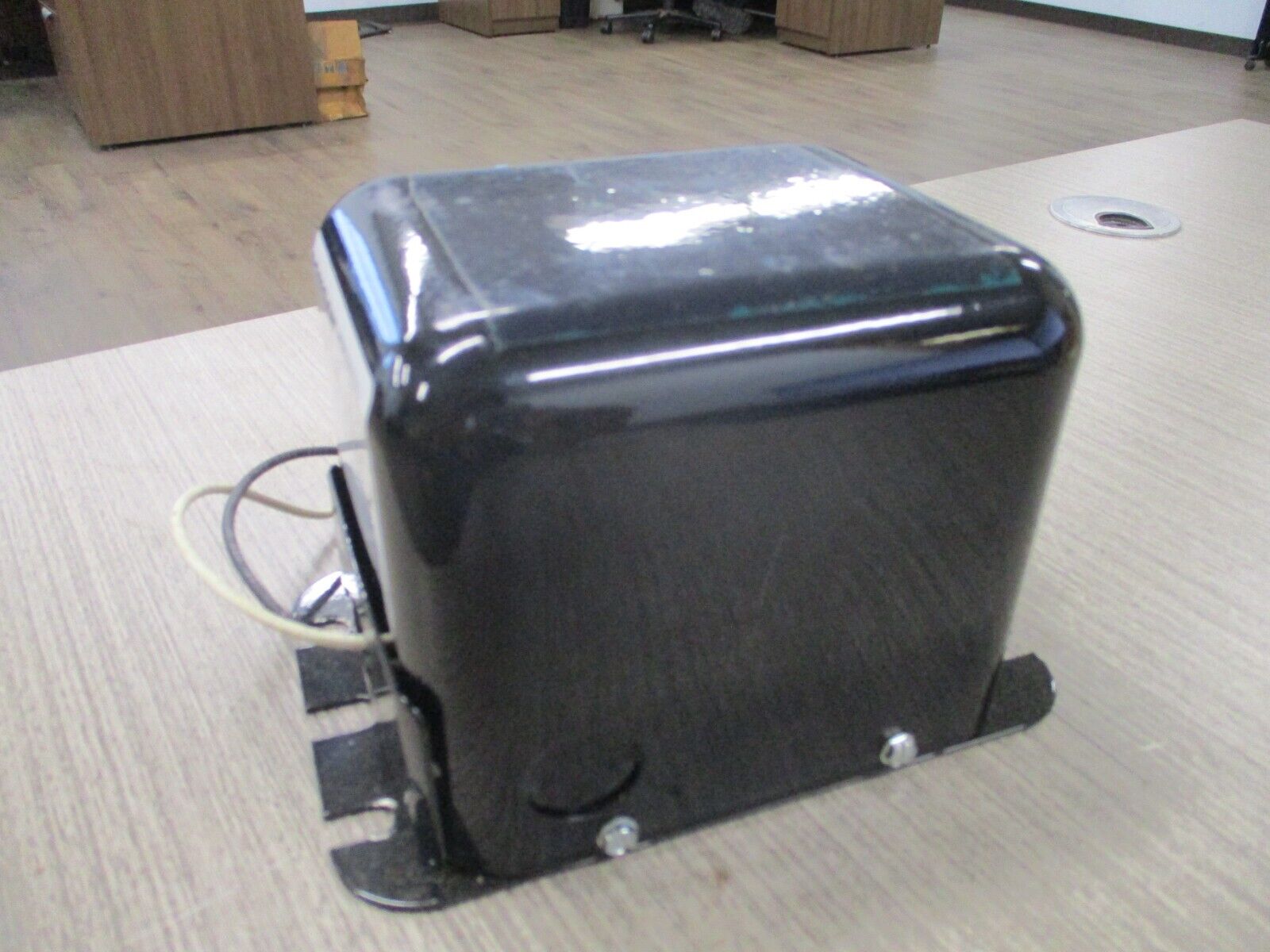 Dongan Ignition Transformer A06-SA6 0.175 KVA Pri: 120 V Sec: 6000V New Surplus