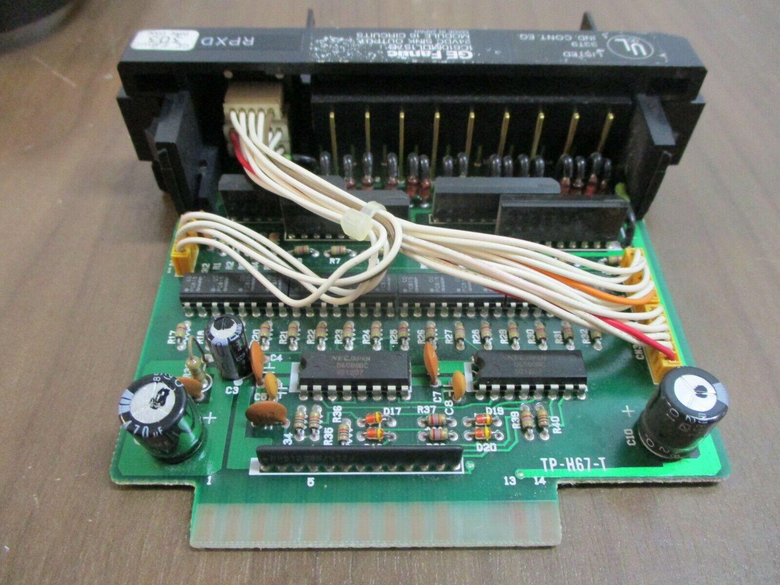 GE Fanuc 24VDC Sink Output Module IC610MDL157B 16-Circuit, Used