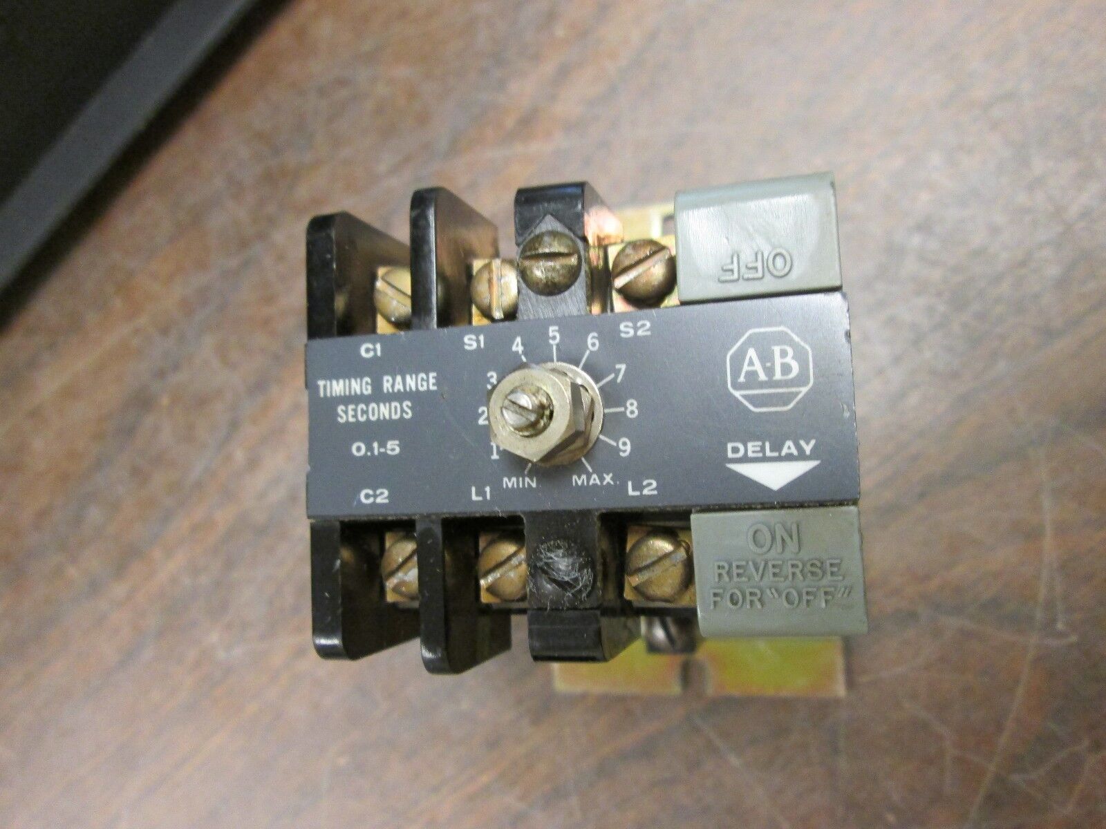 Allen-Bradley Solid State Timing Relay 8525-NSA 120V 60Hz Range: 0.1-5 sec Used
