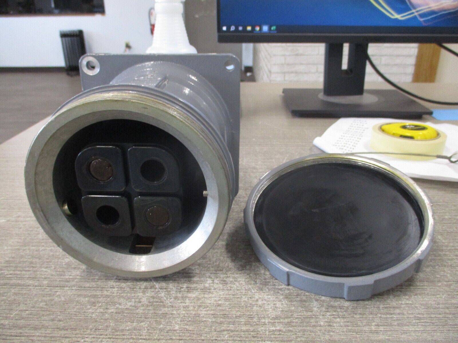 Russellstoll Receptacle JRSA2022K/RCPT 200A 600V Used