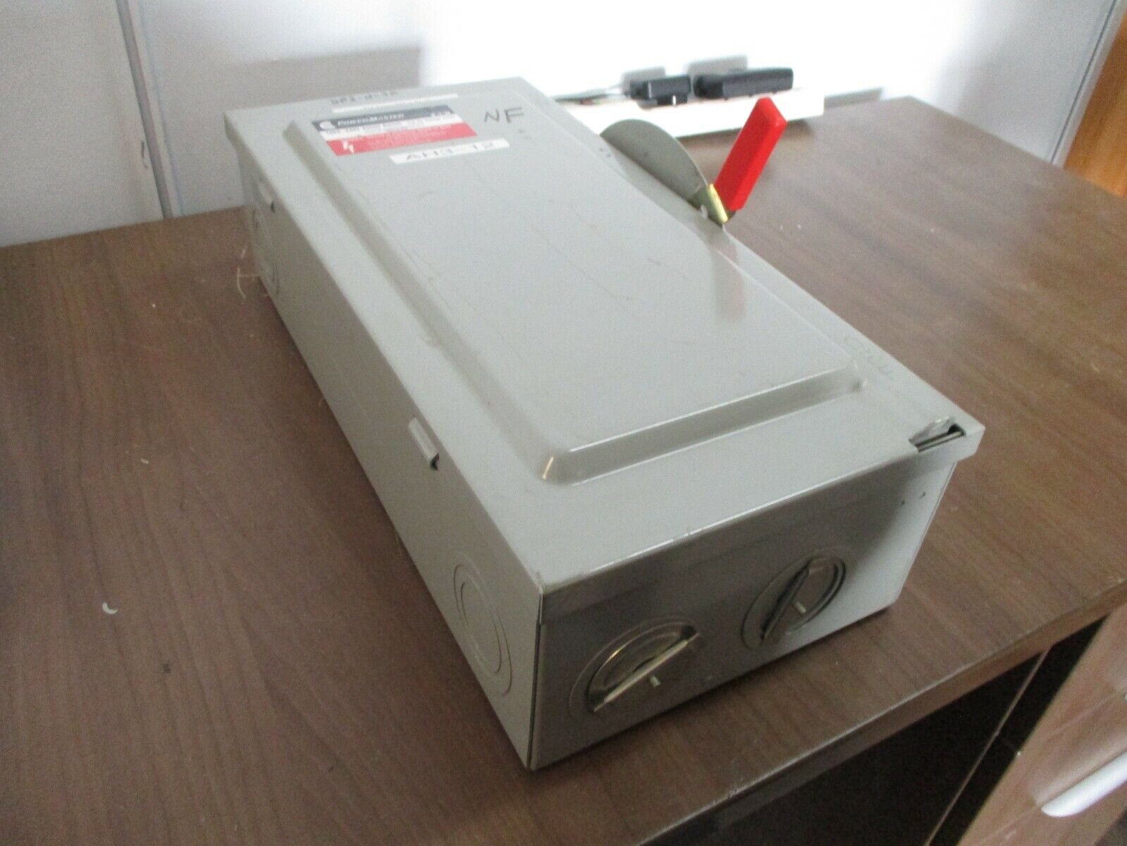 Eaton PowerMaster Non-Fusible Safety Switch/Disconnect G323NFK 100A 240V 3P Used