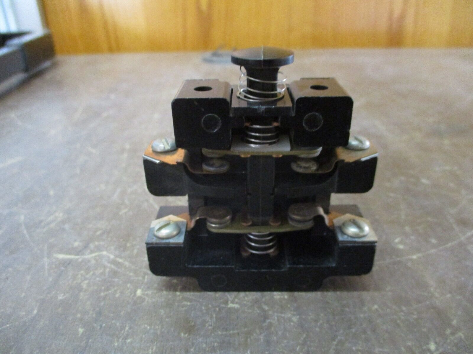 GE Aux Contact Block 136C2511-1 Used