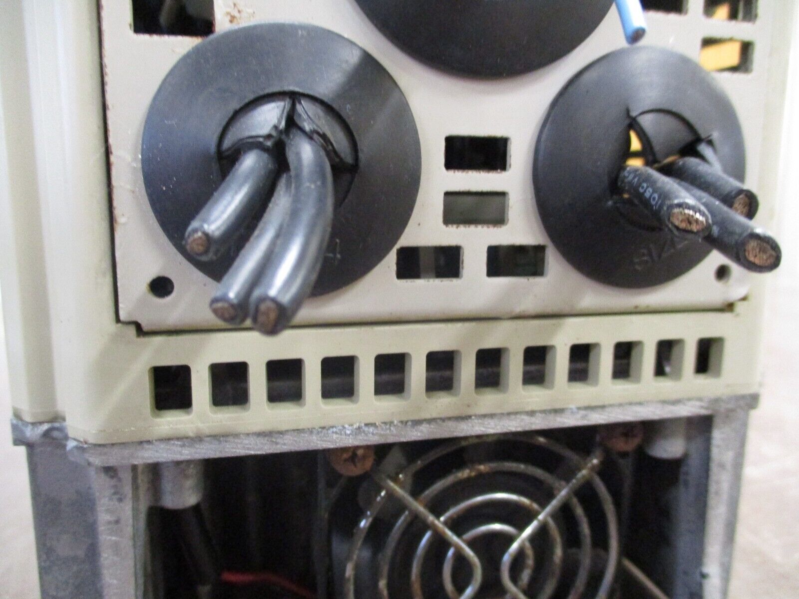 Magnetek GPD 515 AC Drive GPD515C-B008 5HP 3Ph w/ Keypad Used