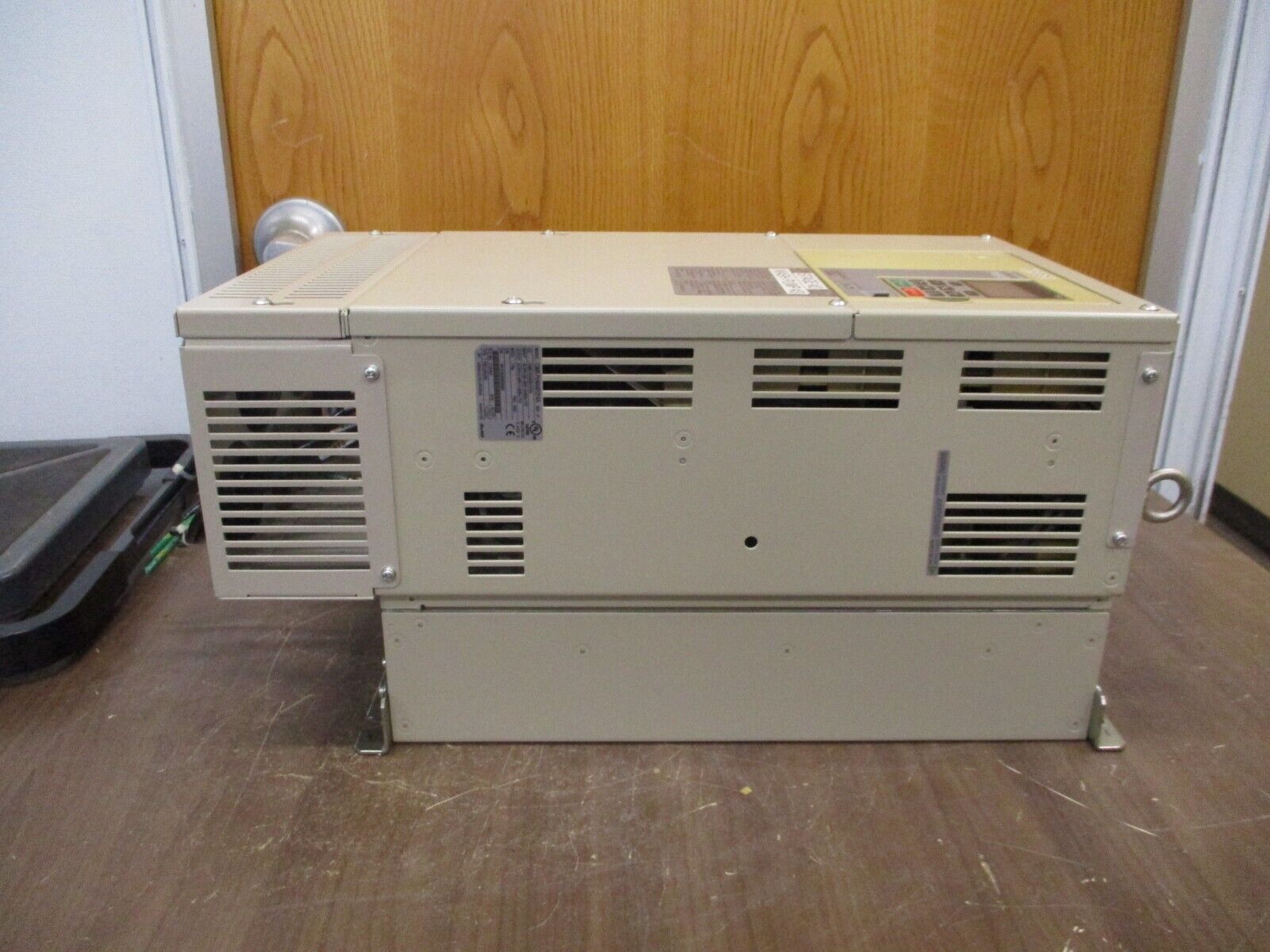 Yaskawa P1000 AC Drive CIMR-PU4A0072FAA Rev. A 50HP 3Ph w/ Keypad Used